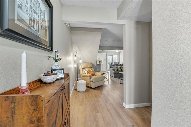 5623 NW Sunrise Meadow Circle, Lee's Summit, MO 64064