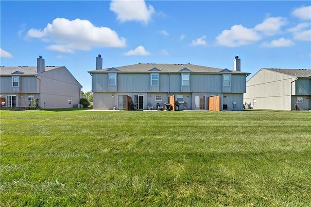 5623 NW Sunrise Meadow Circle, Lee's Summit, MO 64064