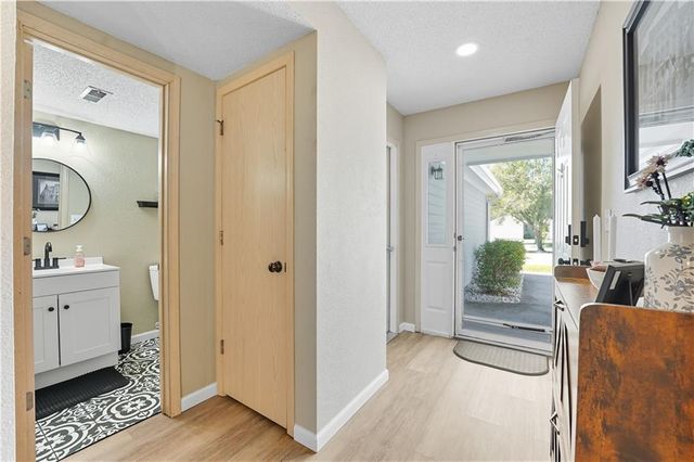 5623 NW Sunrise Meadow Circle, Lee's Summit, MO 64064