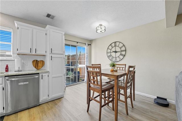 5623 NW Sunrise Meadow Circle, Lee's Summit, MO 64064