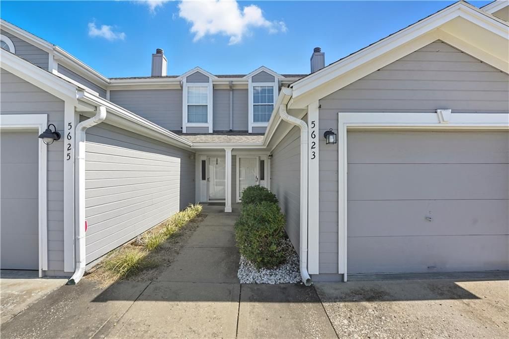 5623 NW Sunrise Meadow Circle, Lee's Summit, MO 64064