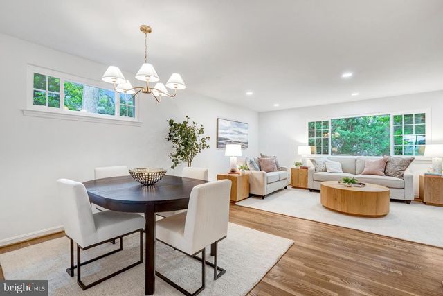 5002 GAINSBOROUGH DR, Fairfax, VA 22032