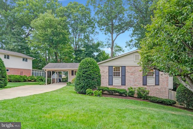 5002 GAINSBOROUGH DR, Fairfax, VA 22032