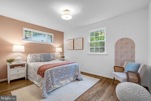 5002 GAINSBOROUGH DR, Fairfax, VA 22032