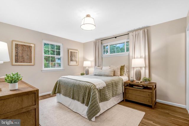 5002 GAINSBOROUGH DR, Fairfax, VA 22032