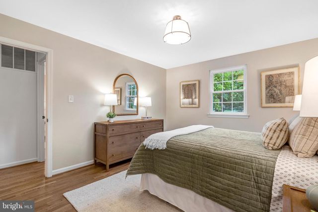 5002 GAINSBOROUGH DR, Fairfax, VA 22032