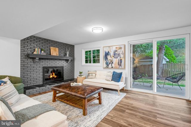 5002 GAINSBOROUGH DR, Fairfax, VA 22032