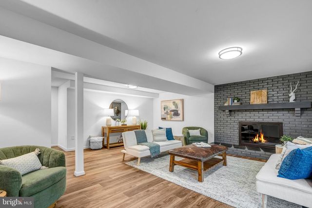 5002 GAINSBOROUGH DR, Fairfax, VA 22032