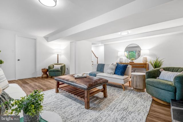 5002 GAINSBOROUGH DR, Fairfax, VA 22032