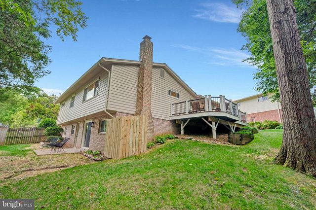 5002 GAINSBOROUGH DR, Fairfax, VA 22032