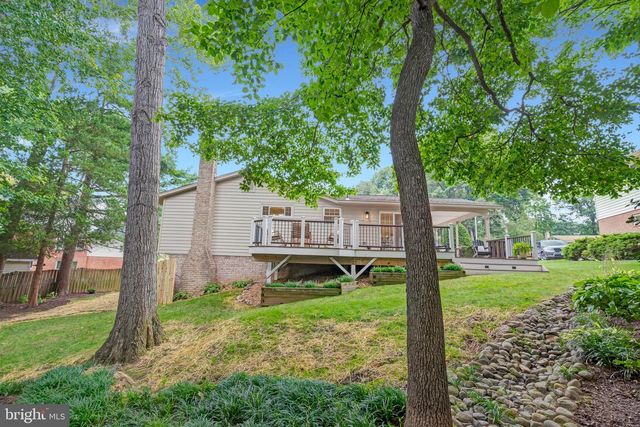 5002 GAINSBOROUGH DR, Fairfax, VA 22032