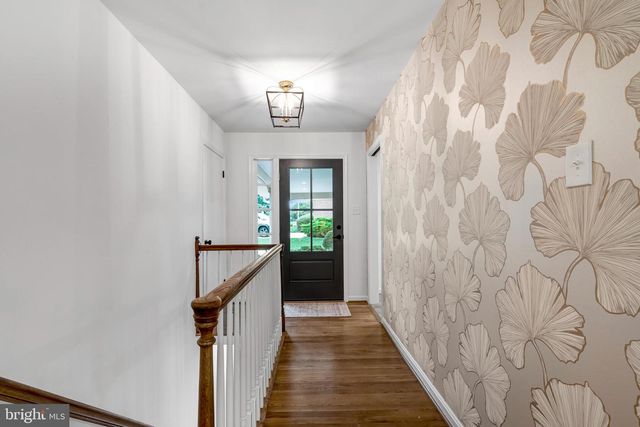 5002 GAINSBOROUGH DR, Fairfax, VA 22032