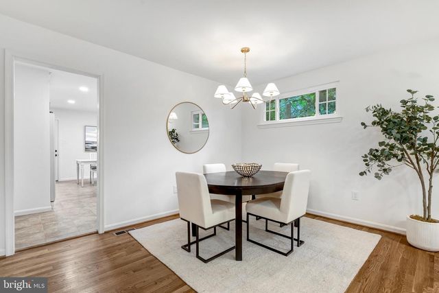5002 GAINSBOROUGH DR, Fairfax, VA 22032