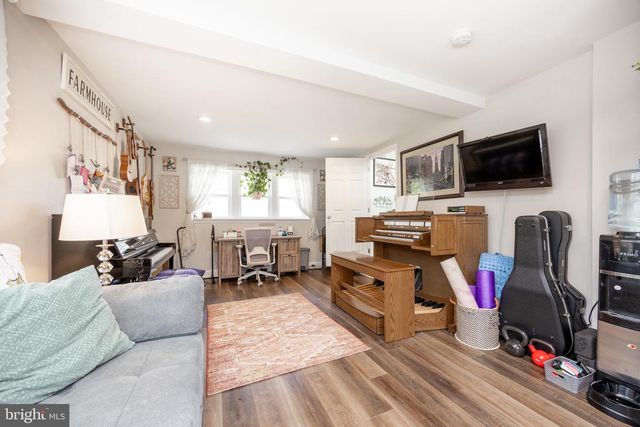 242 BYERS RD, Chester Springs, PA 19425