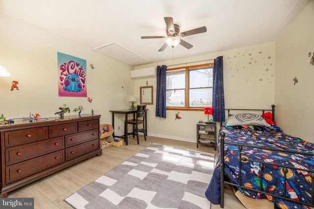 242 BYERS RD, Chester Springs, PA 19425