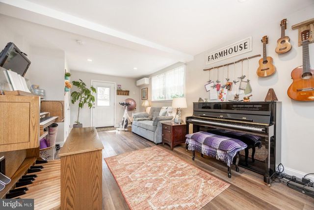 242 BYERS RD, Chester Springs, PA 19425