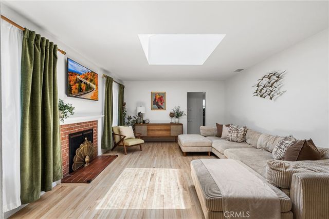 2410 W Broadway, Anaheim, CA 92804
