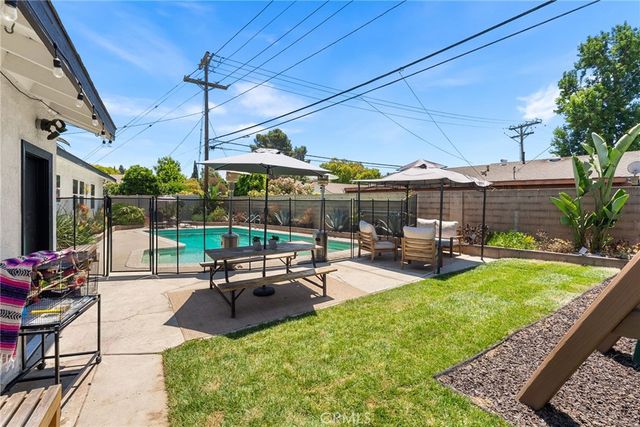 2410 W Broadway, Anaheim, CA 92804