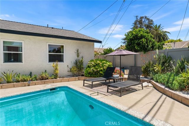 2410 W Broadway, Anaheim, CA 92804