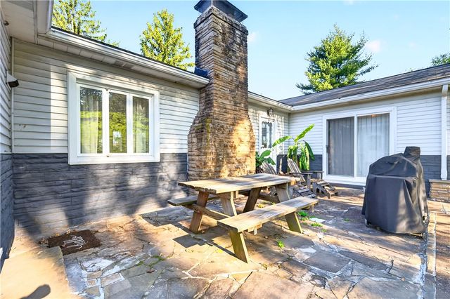 1188 Willowbrook Road, Rostraver, PA 15012