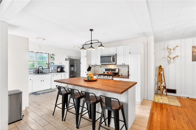 1188 Willowbrook Road, Rostraver, PA 15012