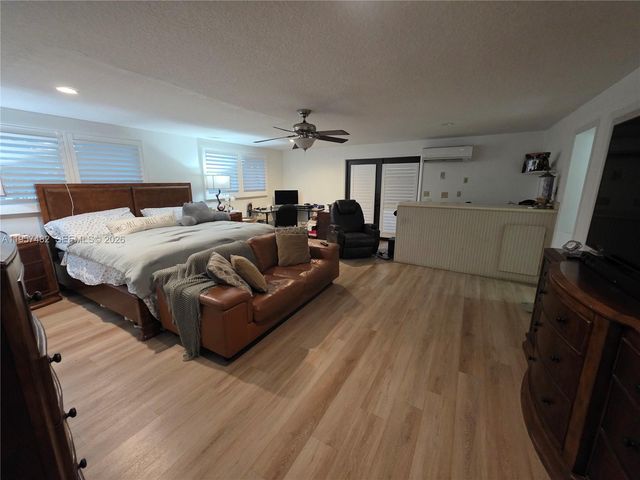 9860 SW 140th St, Miami, FL 33176