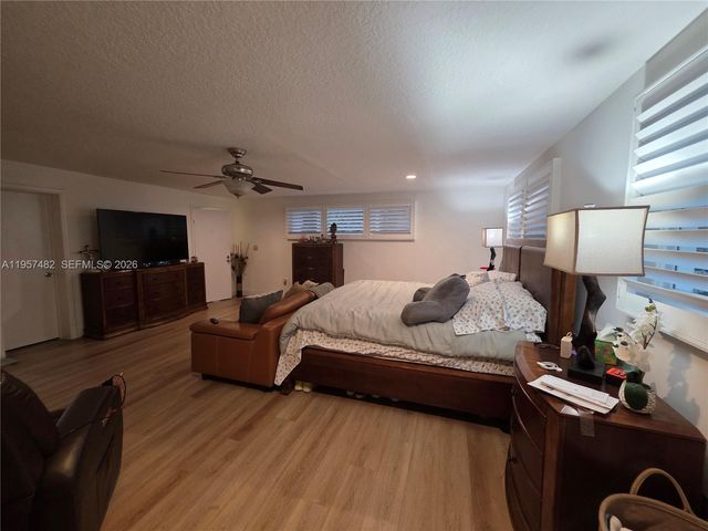 9860 SW 140th St, Miami, FL 33176