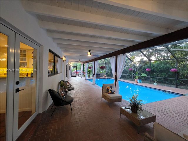 9860 SW 140th St, Miami, FL 33176