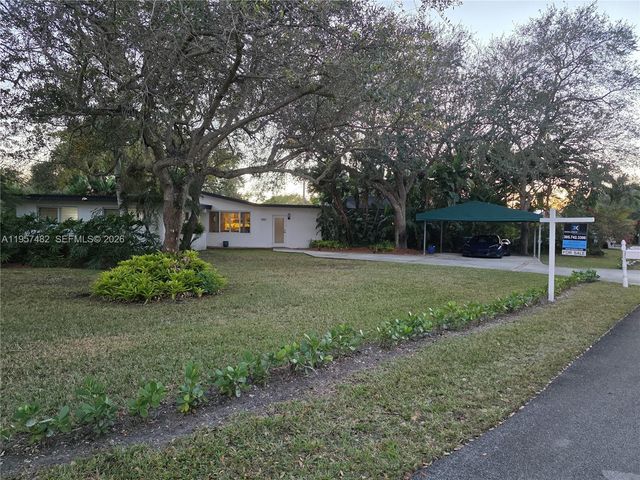 9860 SW 140th St, Miami, FL 33176