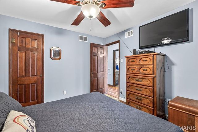 9406 Mackenzie Road, Affton, MO 63123