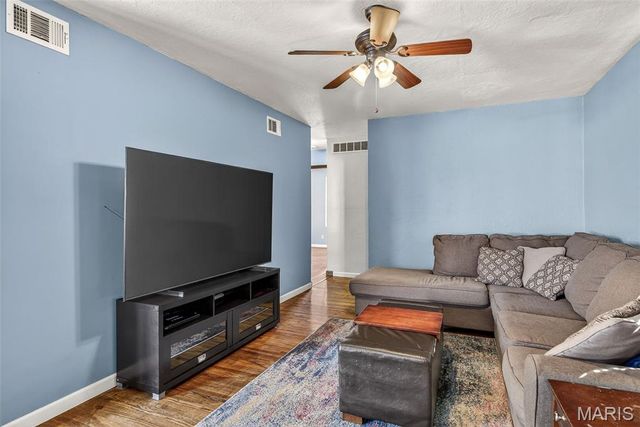 9406 Mackenzie Road, Affton, MO 63123