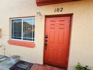 17302 NW 74th Ave 102, Hialeah, FL 33015