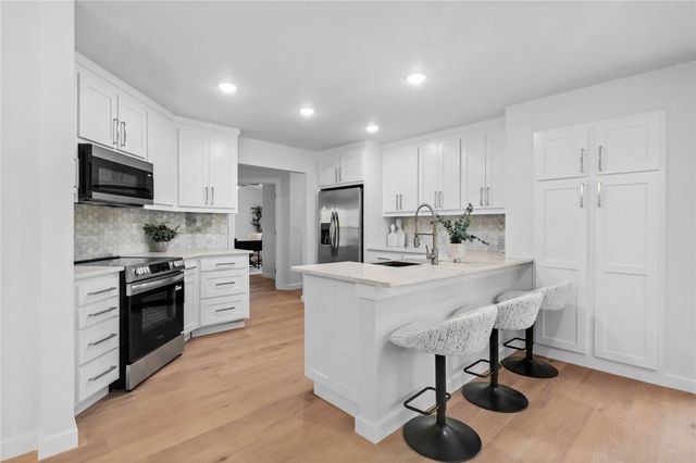 12 Lyndhurst Drive, Bella Vista, AR 72714