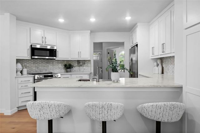 12 Lyndhurst Drive, Bella Vista, AR 72714