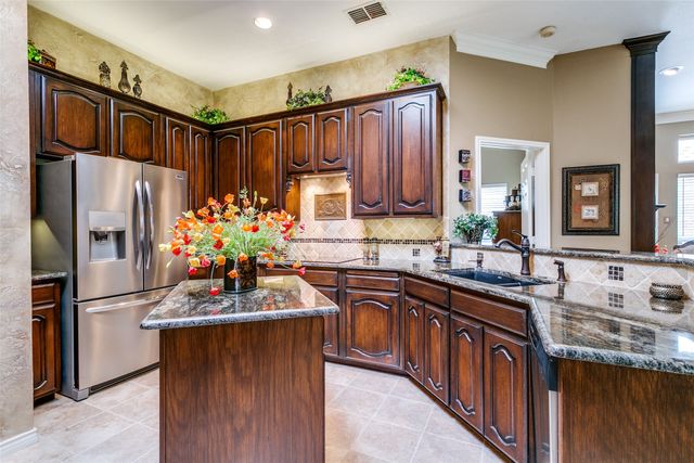 303 Old York Road, Irving, TX 75063