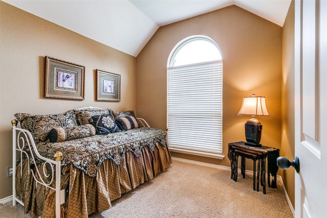 303 Old York Road, Irving, TX 75063