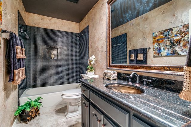 303 Old York Road, Irving, TX 75063