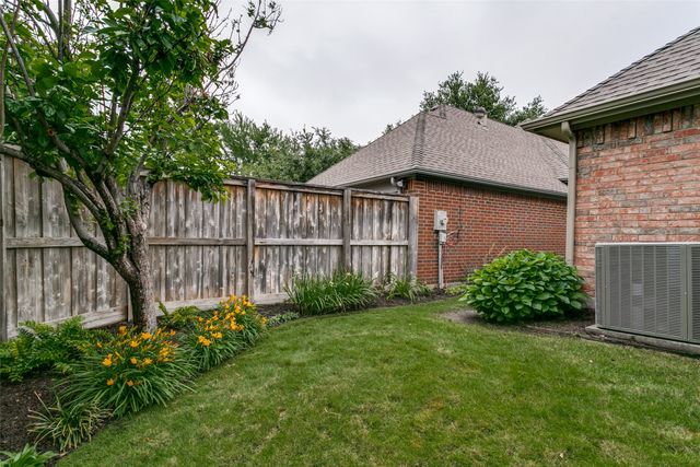 303 Old York Road, Irving, TX 75063