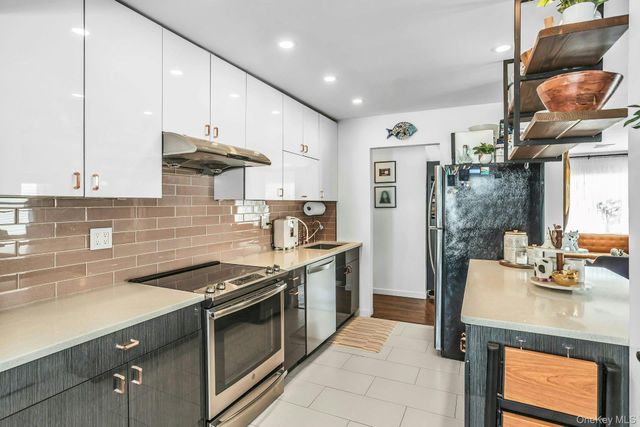 116 Woods Avenue, Malverne, NY 11565