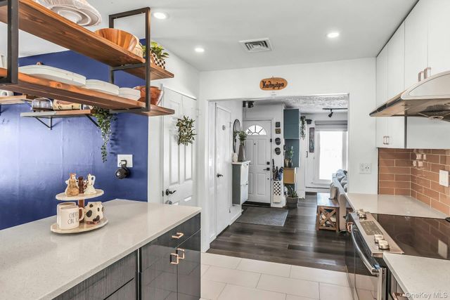 116 Woods Avenue, Malverne, NY 11565