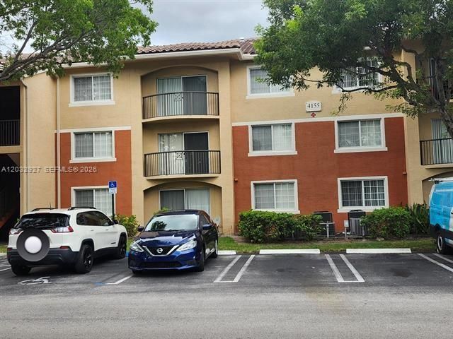 4155 N Haverhill Road 1402, West Palm Beach, FL 33417