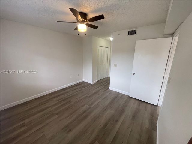 4155 N Haverhill Road 1402, West Palm Beach, FL 33417