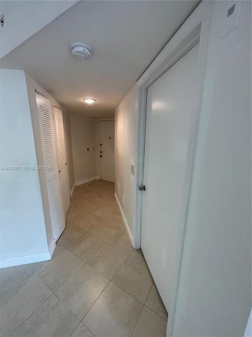 4155 N Haverhill Road 1402, West Palm Beach, FL 33417