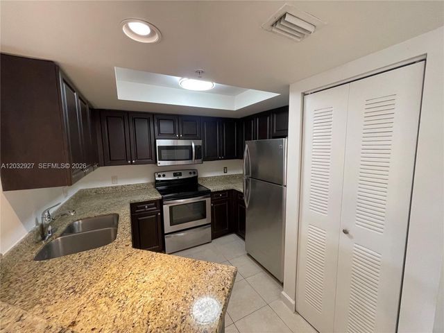 4155 N Haverhill Road 1402, West Palm Beach, FL 33417