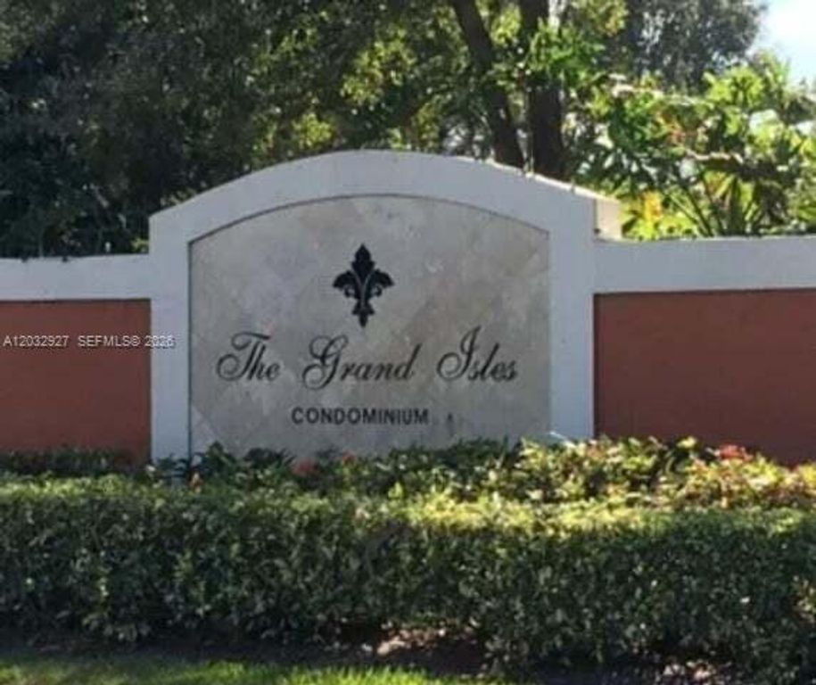 4155 N Haverhill Road 1402, West Palm Beach, FL 33417