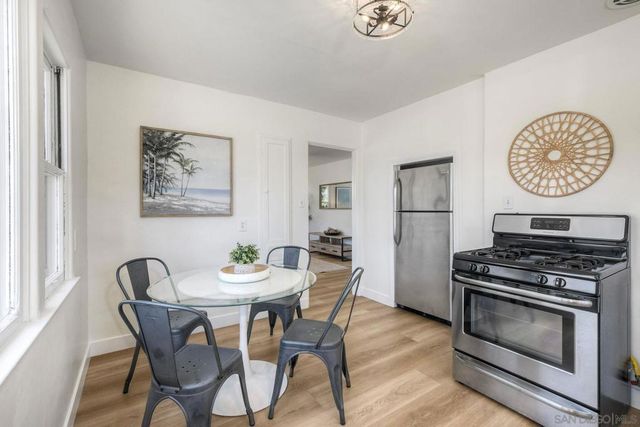 1027 Knowles Ave, Carlsbad, CA 92008