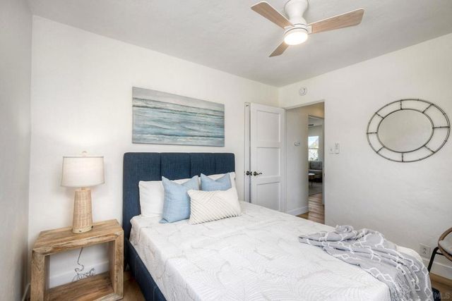 1027 Knowles Ave, Carlsbad, CA 92008