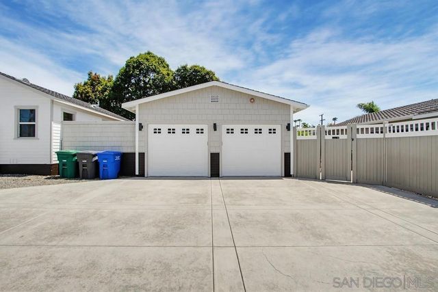 1027 Knowles Ave, Carlsbad, CA 92008