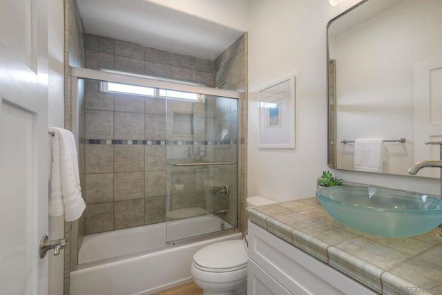 1027 Knowles Ave, Carlsbad, CA 92008