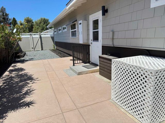 1027 Knowles Ave, Carlsbad, CA 92008